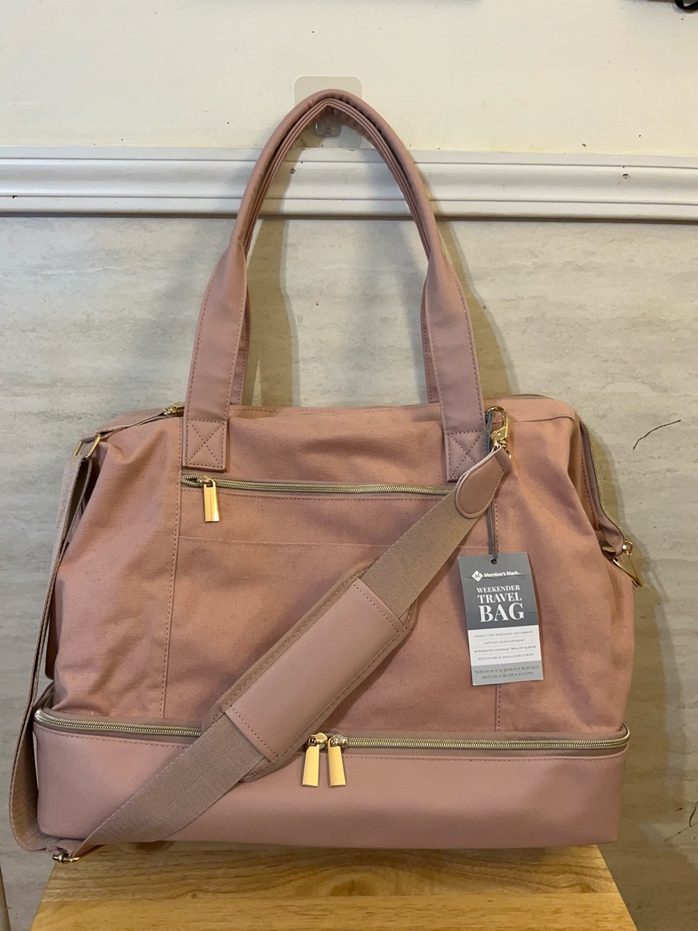 NWT-Member's Mark Weekender Travel Bag in a light pink color.